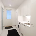 VillaVuokatti - Villa Pearl White Kodinhoitohuone